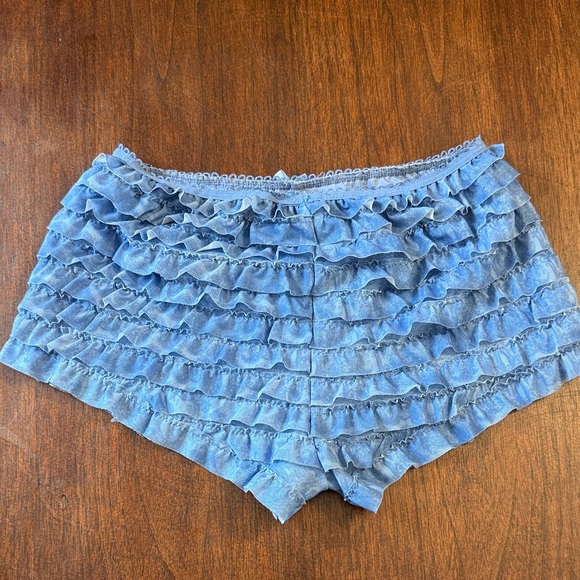 Shailee Ruffled Shorts - Picture 2 of 2
